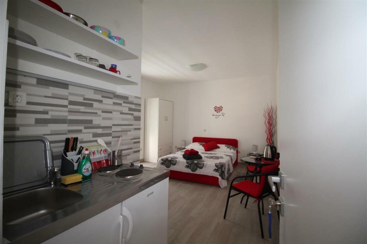 Private Accommodation Carevic ドゥブロブニク エクステリア 写真